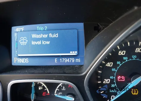 2014 Ford Focus Se z USA, uszkodzony, nr VIN 1FADP3F27EL144079